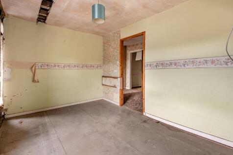 2 Stations Buildings, Warton Road, Carnforth, LA5 9BS