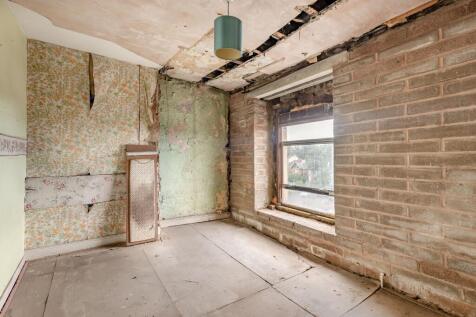 2 Stations Buildings, Warton Road, Carnforth, LA5 9BS