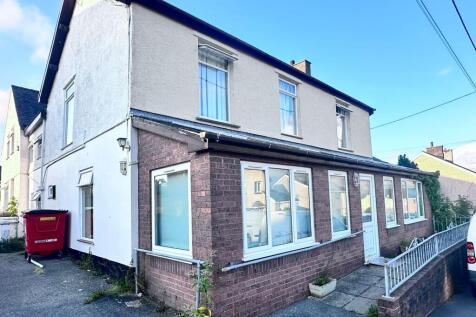 Y Foelas, Station Road, Llanrug, Caernarfon LL55 4BE