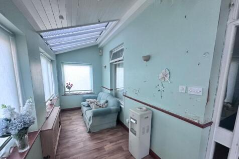 Y Foelas, Station Road, Llanrug, Caernarfon LL55 4BE