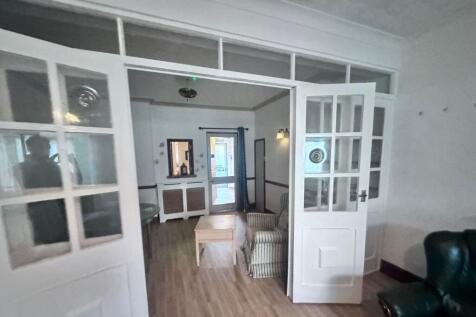 Y Foelas, Station Road, Llanrug, Caernarfon LL55 4BE