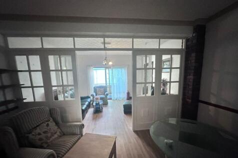 Y Foelas, Station Road, Llanrug, Caernarfon LL55 4BE