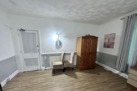 Y Foelas, Station Road, Llanrug, Caernarfon LL55 4BE