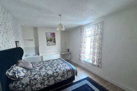 Y Foelas, Station Road, Llanrug, Caernarfon LL55 4BE