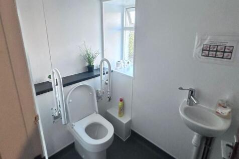 Y Foelas, Station Road, Llanrug, Caernarfon LL55 4BE