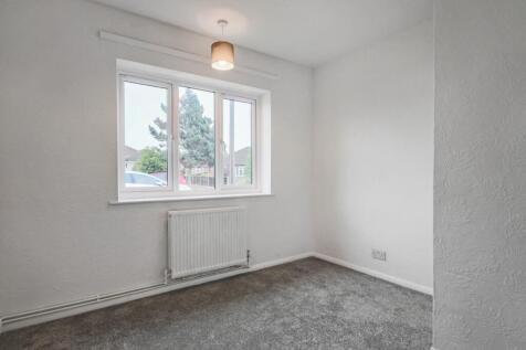5 Hall Drive, Harefield, Uxbridge, Middlesex, UB9 6LA