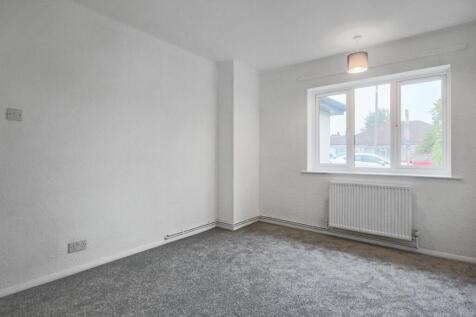 5 Hall Drive, Harefield, Uxbridge, Middlesex, UB9 6LA