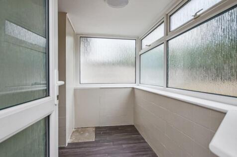 5 Hall Drive, Harefield, Uxbridge, Middlesex, UB9 6LA