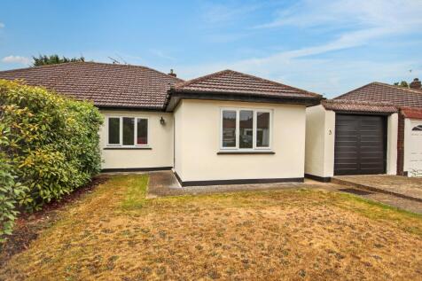 5 Hall Drive, Harefield, Uxbridge, Middlesex, UB9 6LA