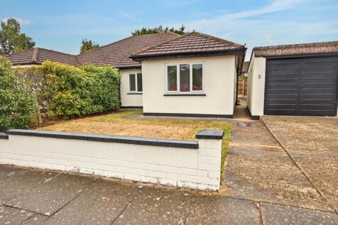 5 Hall Drive, Harefield, Uxbridge, Middlesex, UB9 6LA