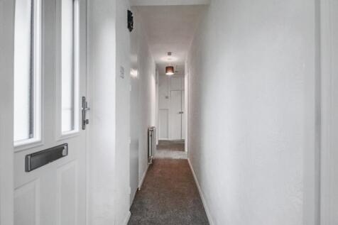 5 Hall Drive, Harefield, Uxbridge, Middlesex, UB9 6LA