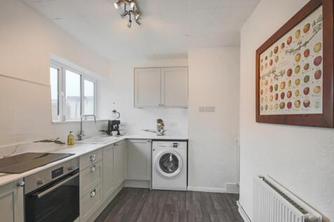5 Hall Drive, Harefield, Uxbridge, Middlesex, UB9 6LA