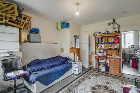 Flat 4 Stapleton House, Ellsworth Street, Bethnal Green, London, E2 0AR