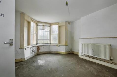 Flat A, 41 Alvington Crescent, Hackney, London, E8 2NN
