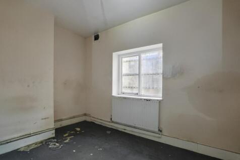 Flat A, 41 Alvington Crescent, Hackney, London, E8 2NN