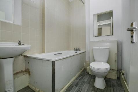 Flat A, 41 Alvington Crescent, Hackney, London, E8 2NN
