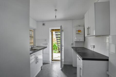 Flat A, 41 Alvington Crescent, Hackney, London, E8 2NN