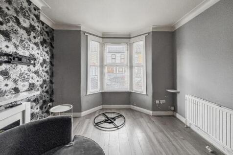 49 Francis Avenue, Ilford, Redbridge IG1 1TS