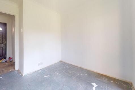 4 Thamesbank Place, Thamesmead, London, SE28 8PR