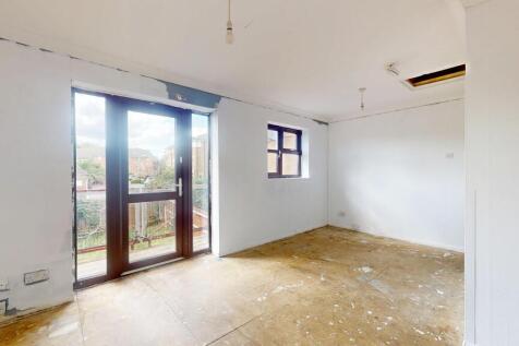 4 Thamesbank Place, Thamesmead, London, SE28 8PR