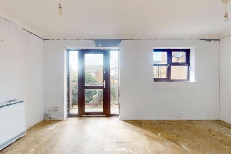 4 Thamesbank Place, Thamesmead, London, SE28 8PR