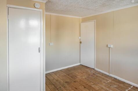 72 Braemor Road, Calne, Wiltshire, SN11 9DX