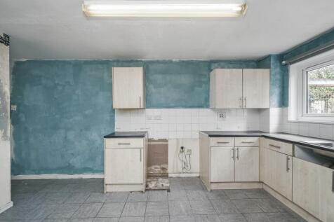 34 Chandlers Close, Feltham, Middlesex, TW14 9PG