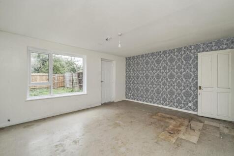 34 Chandlers Close, Feltham, Middlesex, TW14 9PG