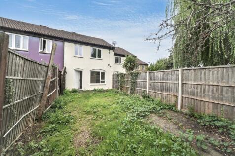 34 Chandlers Close, Feltham, Middlesex, TW14 9PG