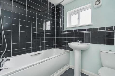 34 Chandlers Close, Feltham, Middlesex, TW14 9PG