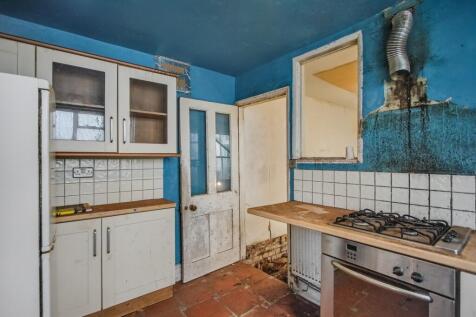 84 Basingstoke Road, Reading, Berkshire, RG2 0EL