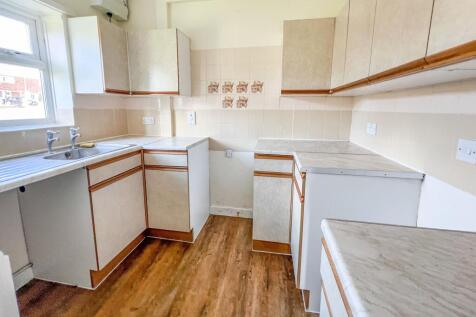 102a Oaklands, Chippenham, Wiltshire, SN15 1RH