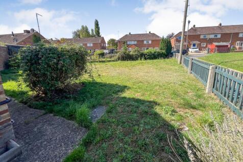 102a Oaklands, Chippenham, Wiltshire, SN15 1RH