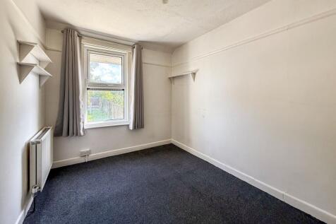 126 Gunville Road, Newport, Isle of Wight, PO30 5LH