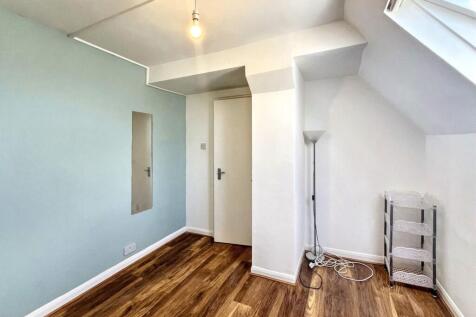Flat 4A, 23 Burnt Ash Lane, Bromley, Kent, BR1 4DJ