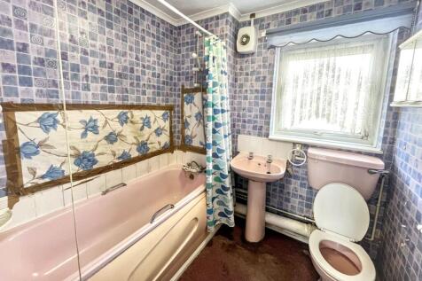 20 Elsworth Close, Feltham, Middlesex, TW14 8SF