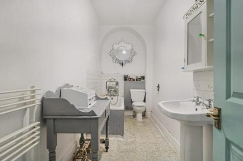 Garden Flat, 12 Kensington Place, Bath, Somerset, BA1 6AP