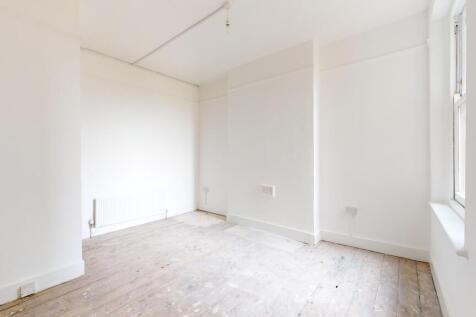 Flat 3, 28 Cathcart Hill, Tufnell Park, London, N19 5QN