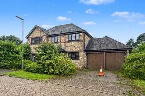 1 Deacon Place, Caterham, Surrey, CR3 5FN