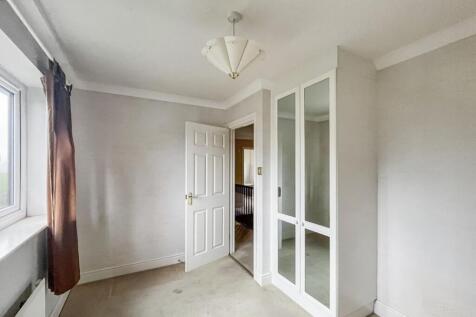 1 Deacon Place, Caterham, Surrey, CR3 5FN