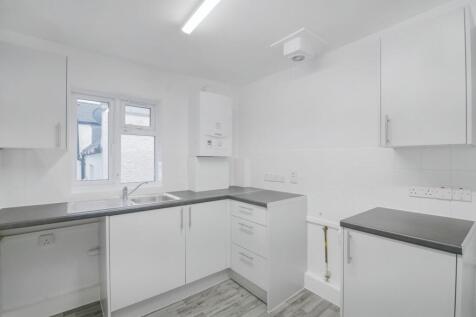 Flat E, 252 Willesden Lane, London NW2 5RE