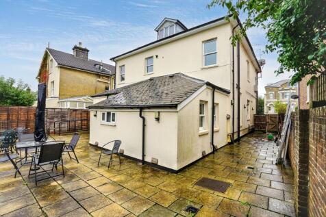Flat C, 57 Queens Road, Tunbridge Wells, Kent TN4 9NA