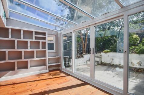 11 Fidler Place, Bushey, WD23 4UF