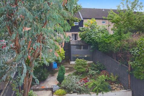 11 Fidler Place, Bushey, WD23 4UF