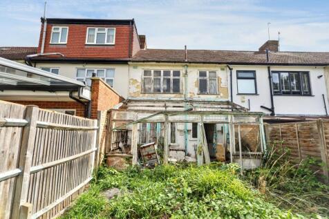 118 Linden Gardens, Enfield, Middlesex, EN1 4DX