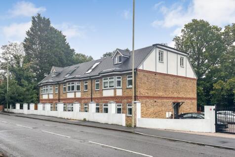 16 Fairway Heights, Minley Road, Fleet, Hants, GU51 2RB