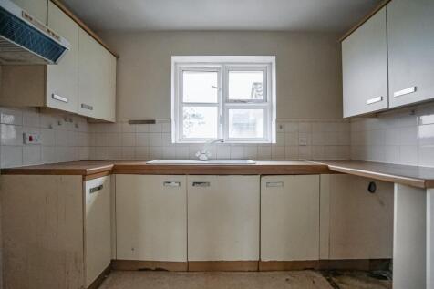 84 Staffords Place, Horley, Surrey RH6 9GY