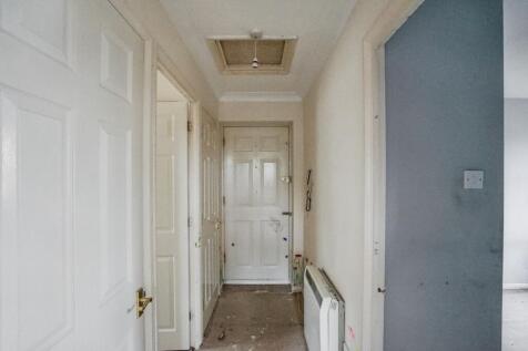 84 Staffords Place, Horley, Surrey RH6 9GY