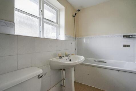 84 Staffords Place, Horley, Surrey RH6 9GY