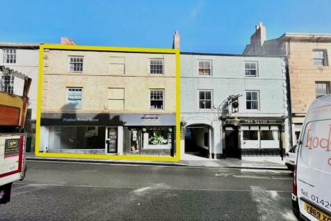 9-9A Battle Hill, Hexham, Northumberland NE46 1BA